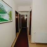 Bijela *