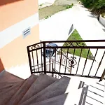 Bijela Motel *